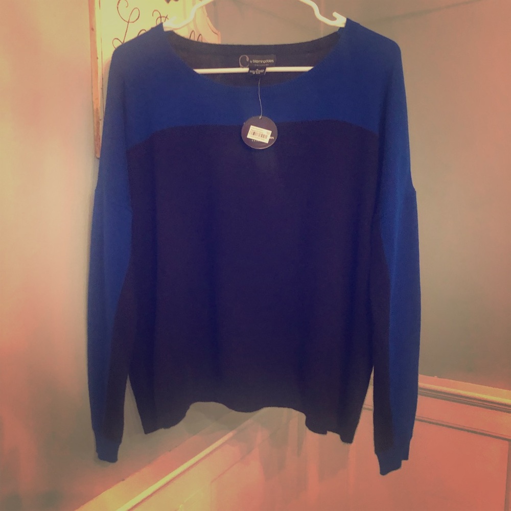 NWT Bloomingdales Cashmere Sweater size M $178